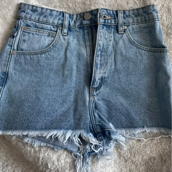 Hello Molly High Rise Jean Short NWT - Picture 4 of 4